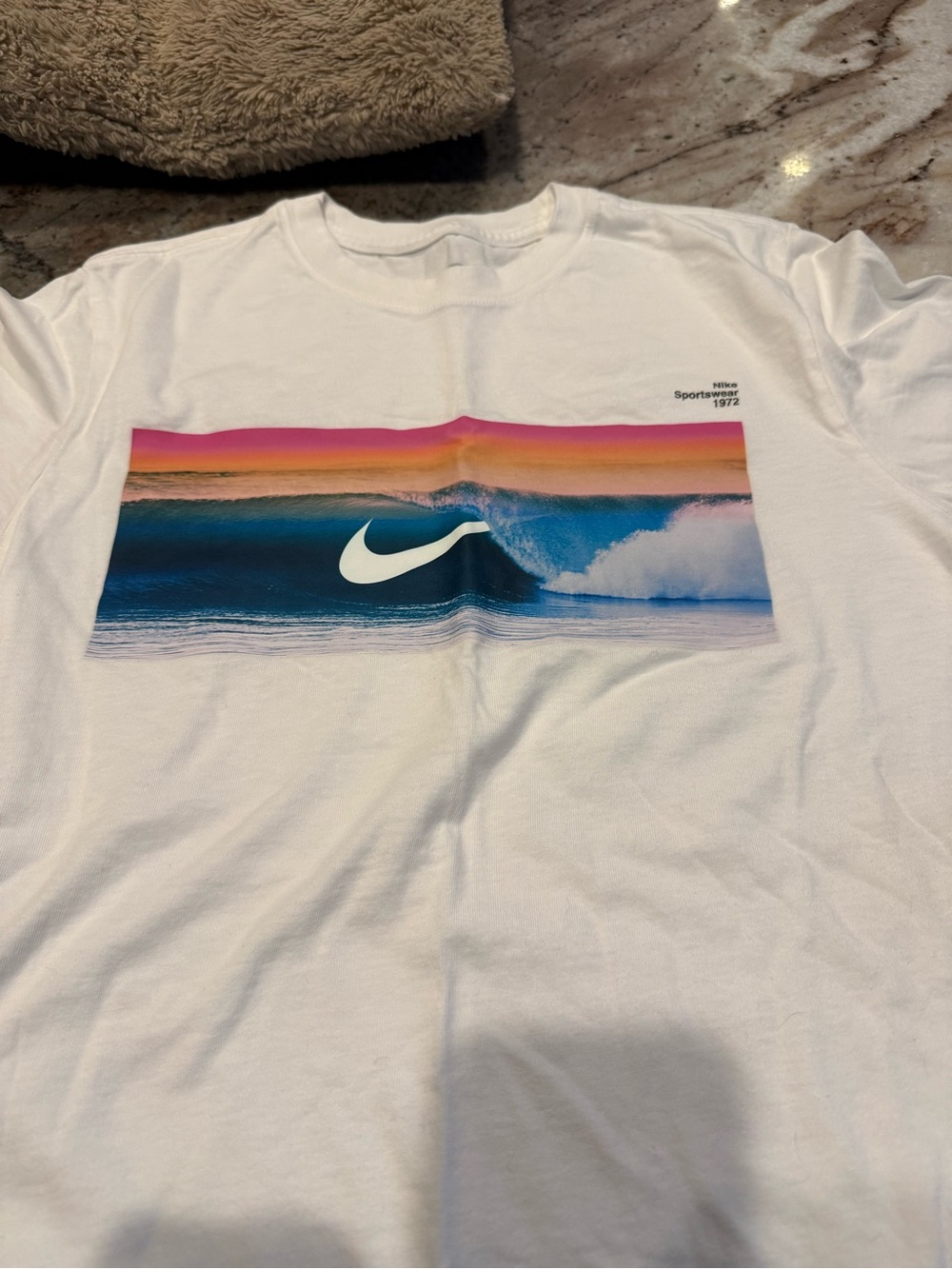 Nike Sportswear Wave Sunset Swoosh Graphic Tee White S
